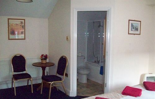 The Crown Hotel Суиндон Экстерьер фото
